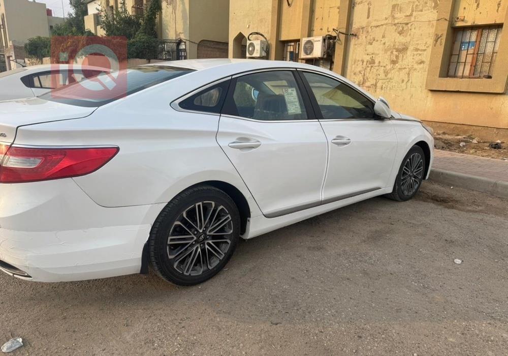 هیۆندای ازێرا